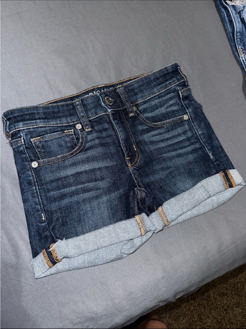 American Eagle Women's Blue Jean Shorts Size 2 Mid Rise